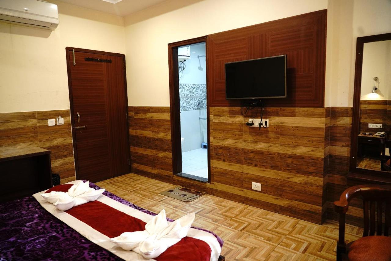 Hotel Vishnu Inn Dehradun Dış mekan fotoğraf