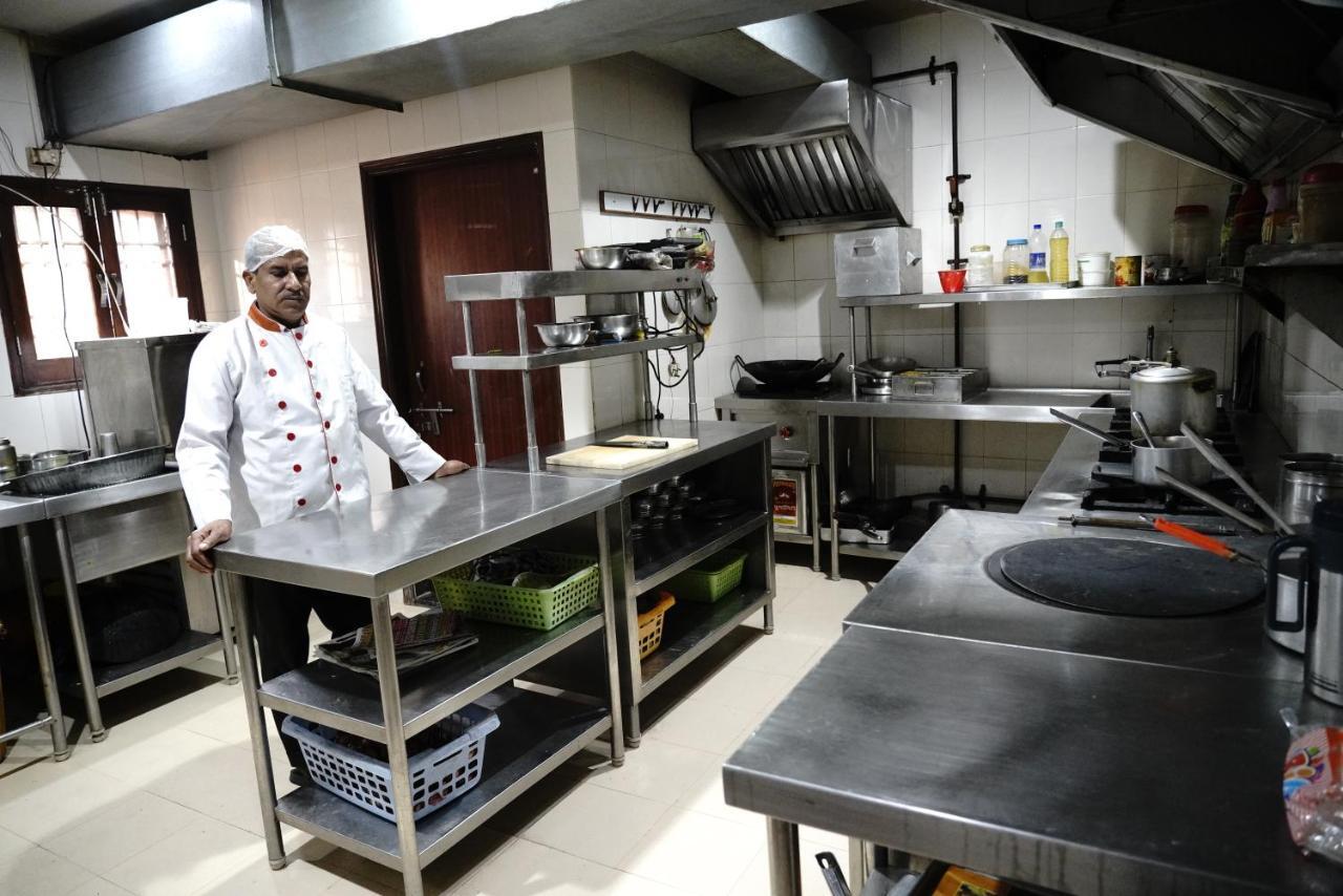 Hotel Vishnu Inn Dehradun Dış mekan fotoğraf